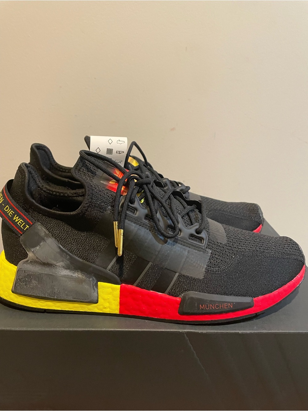 adidas NMD_R1.V2 Black with Yellow Size 12.5 Shoe Box